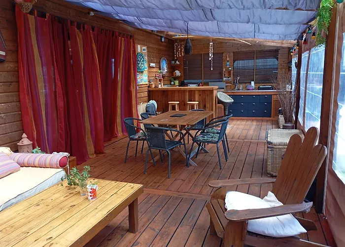 Tiny House Plein Centre Проживание в семье *